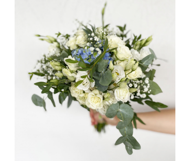 Un bouquet de mariée Naturel, un mélange de feuillages et fleurs verts