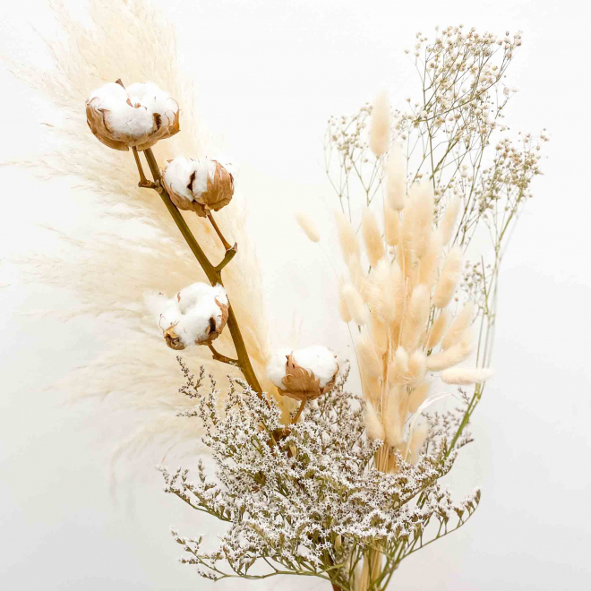 Brassée de fleurs séchées blanches