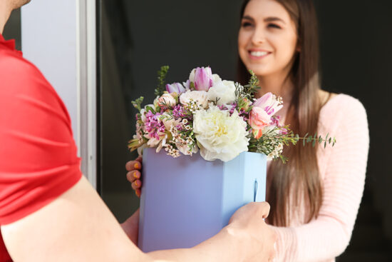 Envoyer des fleurs rapidement à petit prix, vous y êtes !